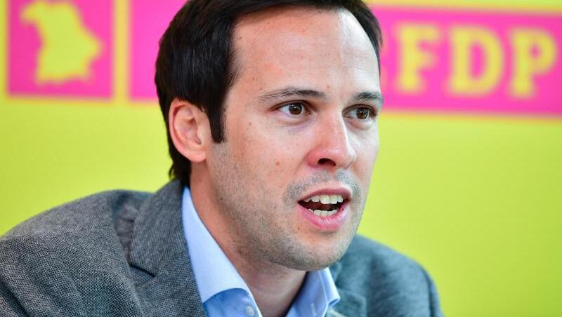 Martin Hagen, bayerischer FDP- Fraktionsvorsitzender, spricht auf einer Pressekonferenz. Foto: Matthias Merz/dpa/Archivbild Martin Hagen, bayerischer FDP- Fraktionsvorsitzender, spricht auf einer Pressekonferenz. Foto: Matthias Merz/dpa/Archivbild