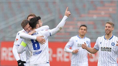 Der Karlsruher SC setzte sich klar in Würzburg durch.