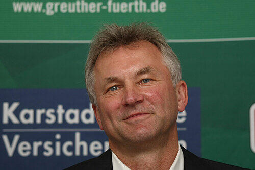 Wunschlos glücklich: Trainer Benno Möhlmann hat vorerst die Personalplanungen abgeschlossen.