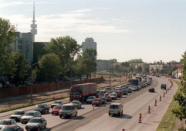 "Staureichste Straße Europas" wurde der Petuelring, auf dem täglich über 100.000 Fahrzeuge unterwegs waren, einst genannt.