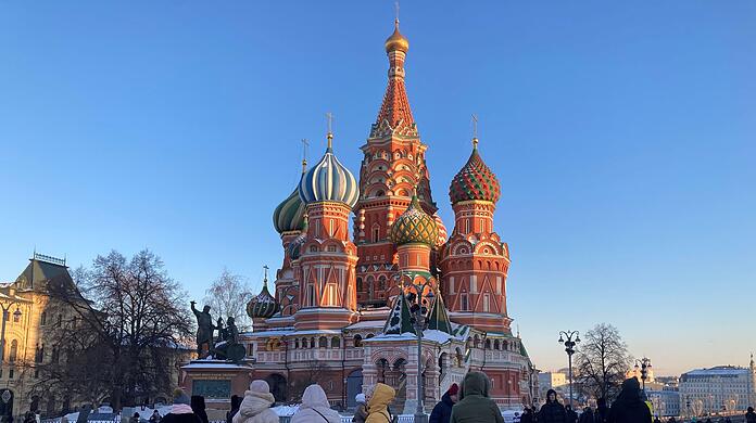 Russlands reichste Städte Moskau und St. Petersburg blieben verhältnismäßig verschont von den "extrem schweren Verlusten" des Krieges, schreibt das britische Verteidigungsministerium.