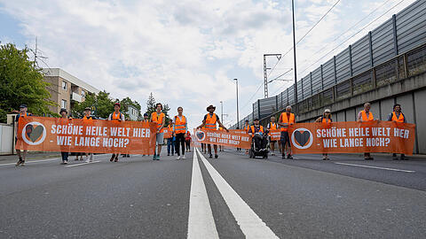 Die "Letzte Generation" bei einem Protest in Würzburg – kommende Woche ist München an der Reihe.