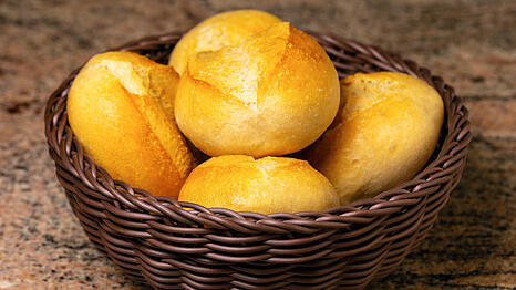 Ofenfrische Br&ouml;tchen geh&ouml;ren zu einem ausgiebigen Fr&uuml;hst&uuml;ck einfach dazu.