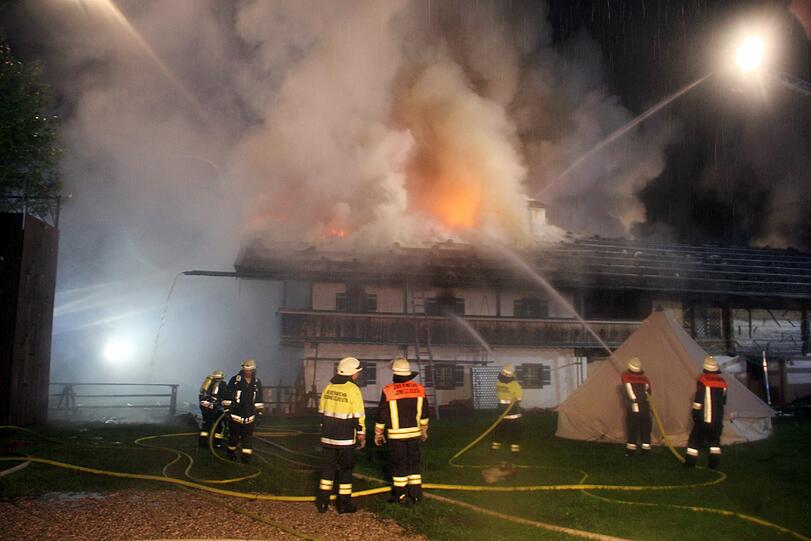Sechs Menschen sind vermutlich tot. Die schrecklichen Bilder vom Feuer-Drama im Berchtesgadener Land"