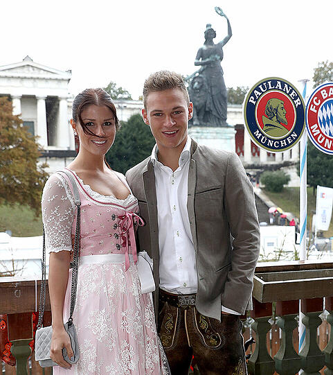 Die angehende Juristin Lina Meyer ist die Freundin von Joshua Kimmich und zieht im nächsten Sommer von Leipzig nach München. Die Schönheit in Bildern.
