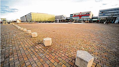 Der Willy-Brandt-Platz in Riem heißt unter Anwohnern auch "Platz der Leere".