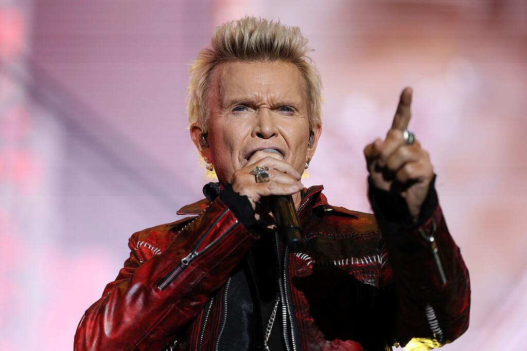 Billy Idol in München: Rocklegende tritt im Sommer auf dem Königsplatz ...