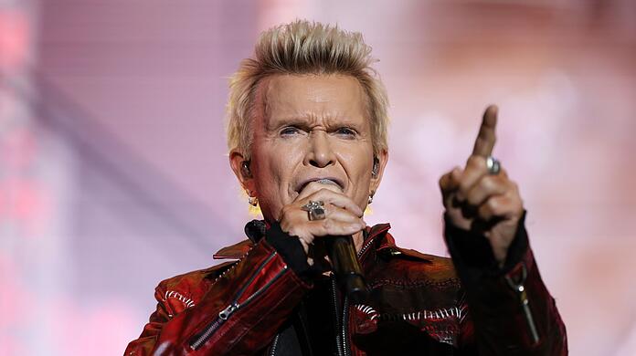 Tritt im Juni auf dem Königsplatz auf: Billy Idol. (Archivbild)