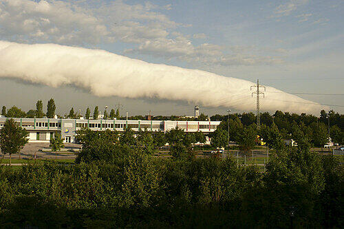 Diese Wolkenwalze entdeckte Cornelia Worbs am Himmel über München.