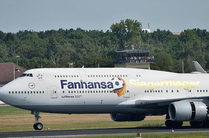 Dienstag, der 15. Juli 2014, 10:08 Uhr: Die Fanhansa-Maschine setzt auf dem Flughafen Berlin Tegel auf. Die Weltmeister sind zurück in Deutschland.