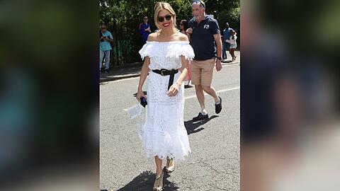 Sienna Miller setzt in Wimbledon auf weiße Spitze.