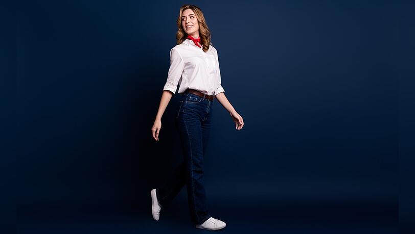 Mit diesem Jeans-Trend liegen modebewusste Frauen aktuell richtig.