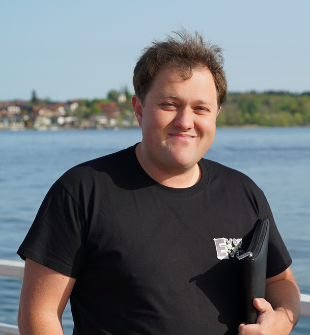 Emanuel von Oy, der Geschäftsführer von Evoy Media. Er ist der neue Veranstalter des Christkindlmarkts auf der Fraueninsel.