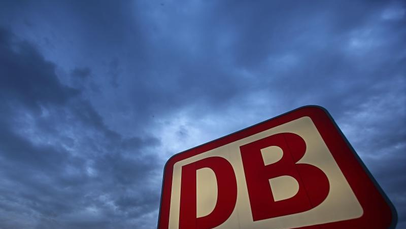 Das Logo der Deutschen Bahn. Foto: Oliver Berg/Archiv Das Logo der Deutschen Bahn. Foto: Oliver Berg/Archiv