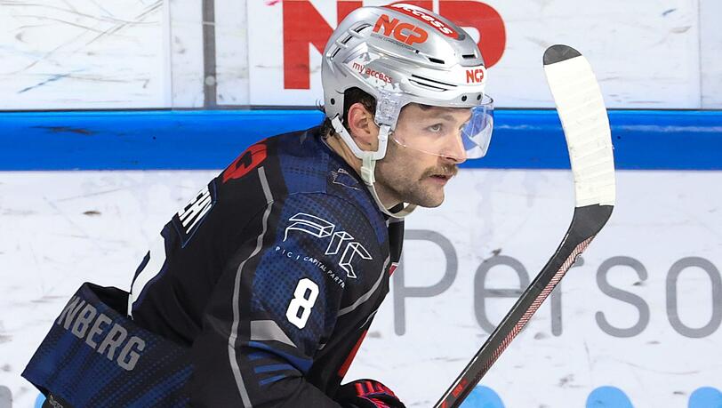 Der Nürnberger Tyler Sheehy jubelt über seinen Treffer zum 2:0.