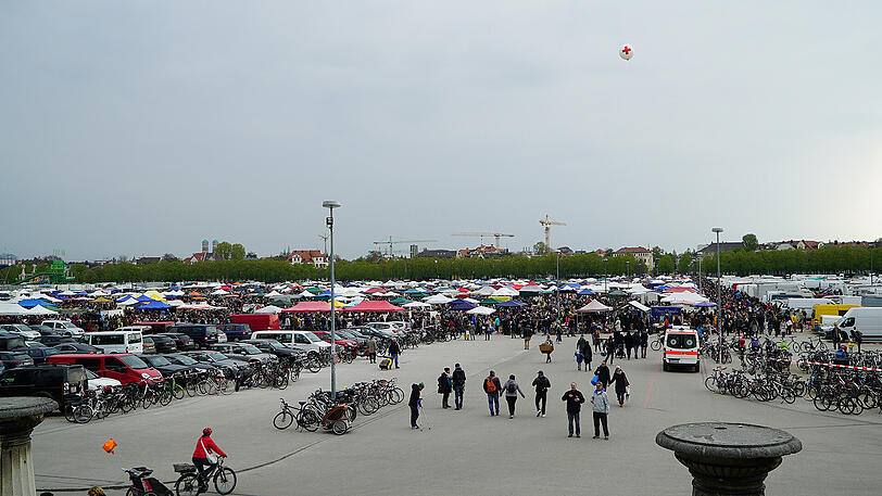 Der größte Flohmarkt Münchens findet auf der Theresienwies statt.