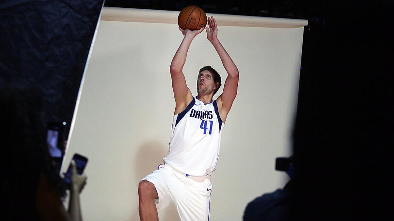 Dirk Nowitzki geht in seine 20. NBA-Saison.