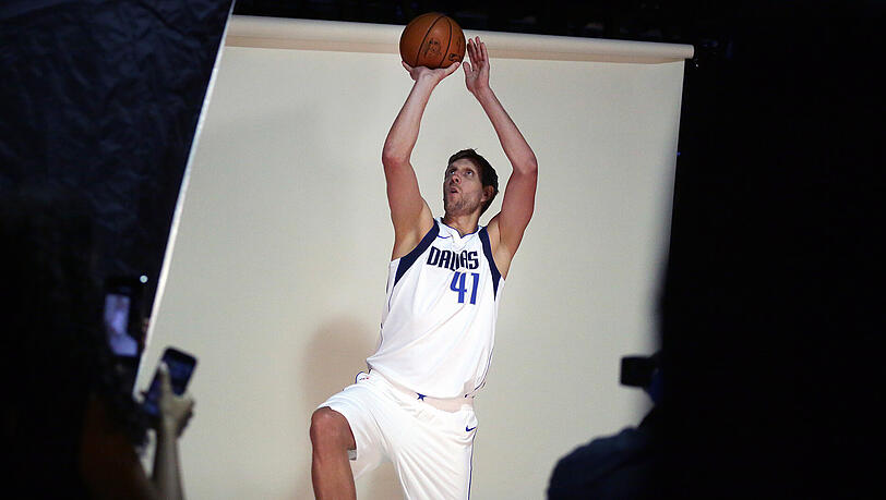 Dirk Nowitzki geht in seine 20. NBA-Saison. Dirk Nowitzki geht in seine 20. NBA-Saison.