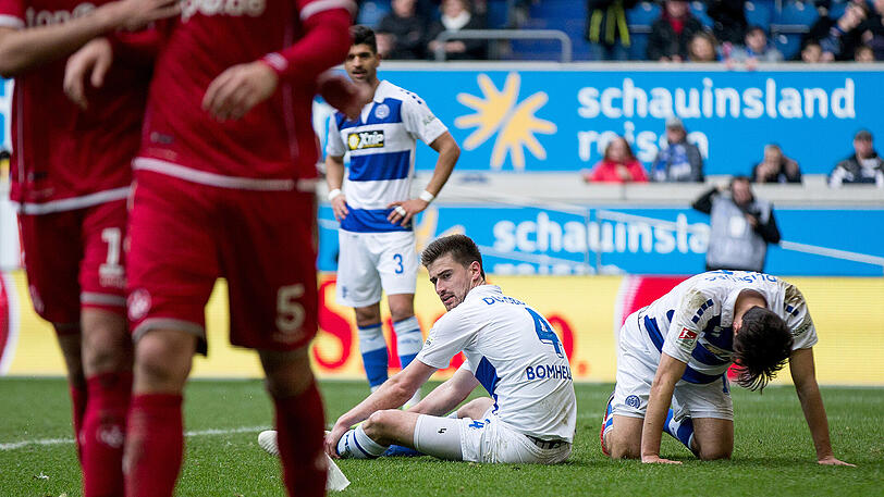 Ein gebrauchter Tag für die Duisburger: Kaiserslautern feiert das 4:1 und meldet sich im Abstiegskampf zurück.