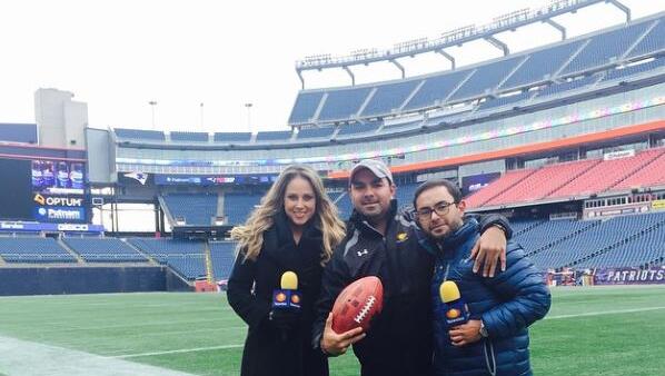 Vanessa Huppenkothen bei den Vorbereitungen zum Super Bowl Vanessa Huppenkothen bei den Vorbereitungen zum Super Bowl
