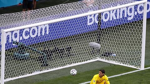 Der Schweizer Torhüter Yann Sommer war beim abgefälschten Gegentreffer machtlos.