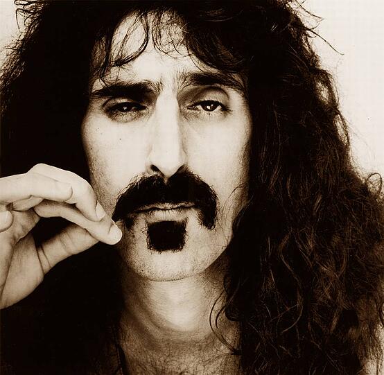 Seit 20 Jahren ist die Kleinstadt Bad Doberan in Mecklenburg Treffpunkt für die Fans des Kultrockers Frank Zappa. 5000 von ihnen werden zur &bdquo;Zappanale&ldquo; erwartet...