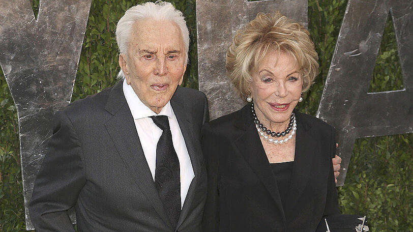 Kirk Douglas und Anne Buydens bei einem gemeinsamen Auftritt in Hollywood.