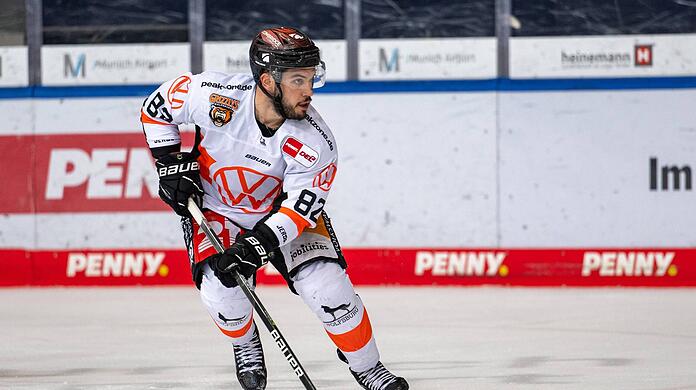 Bisher spielte er für die Grizzlys Wolfsburg, jetzt wechselt er zum EHC München: Chris DeSousa.