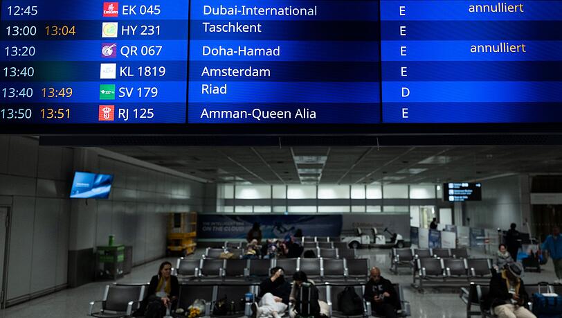 Vielerorts fallen zahlreiche Fl&uuml;ge aus, weil gro&szlig;e Drehkreuze in der Golfregion nicht angeflogen werden k&ouml;nnen &ndash; so auch hier in Frankfurt.