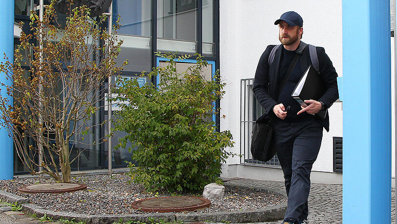 Abgang einer Klubikone: Daniel Bierofka verlässt am Dienstagnachmittag das Vereinsgelände des TSV 1860. Abgang einer Klubikone: Daniel Bierofka verlässt am Dienstagnachmittag das Vereinsgelände des TSV 1860.