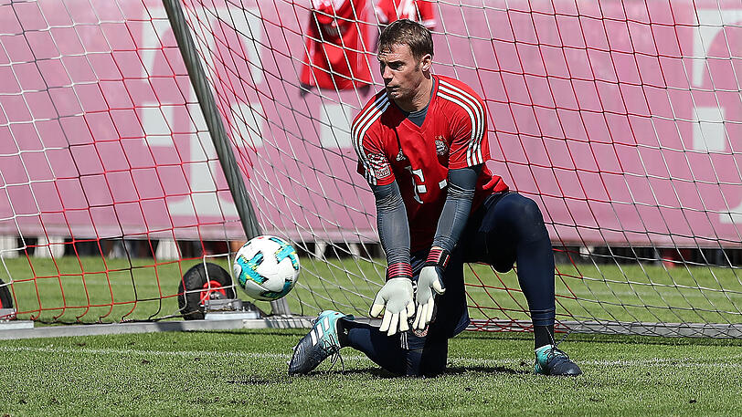 Auf dem Weg zurück ins Bayern-Tor: Manuel Neuer.