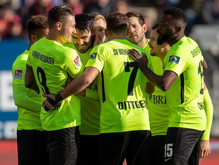 Der SV Wehen Wiesbaden besiegte den 1. FC Nürnberg mit 2:0.