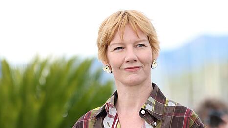 Sandra H&uuml;ller hat sich in einem Interview &uuml;ber ihren Bezug zu ihrer Heimat ge&auml;u&szlig;ert.