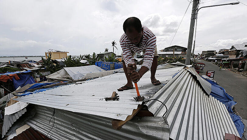 Zehntausende flüchten vor Taifun "Hagupit" Zehntausende flüchten vor Taifun "Hagupit"