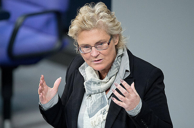 Die Parlamentarische Fraktionsgeschäftsführerin Christine Lambrecht (SPD) freut sich laut eigener Aussage auf die Diskussion mit der Union, bezüglich eines neuen Einwanderungsgesetzes.