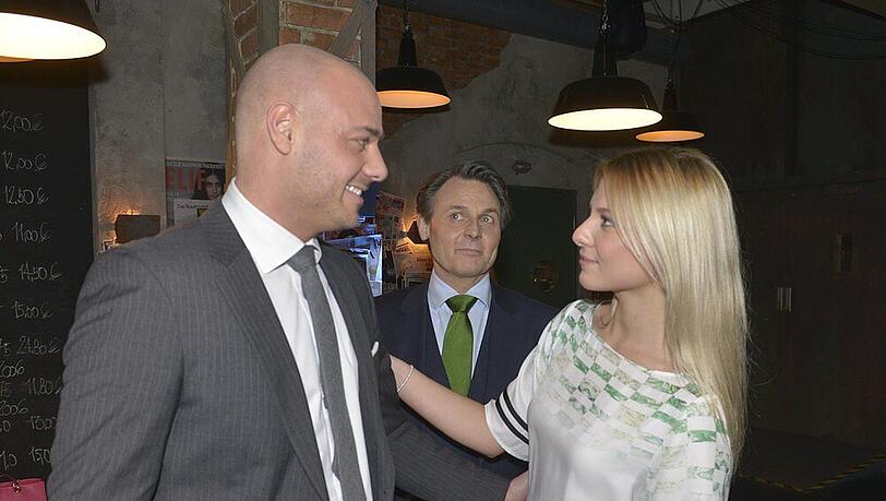 Christian Tews (l.) am Set von "GZSZ" mit Wolfgang Bahro (Joe Gerner) und Valentina Pahde (Sunny) Christian Tews (l.) am Set von "GZSZ" mit Wolfgang Bahro (Joe Gerner) und Valentina Pahde (Sunny)
