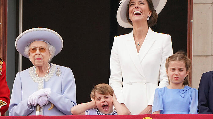 Die Queen, Herzogin Kate und die Urenkel der Königin: Prinzessin Charlotte und Prinz Louis