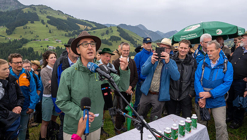 Für Cem Özdemir (Grüne) hat es in Bayern nicht leicht. Für Cem Özdemir (Grüne) hat es in Bayern nicht leicht.