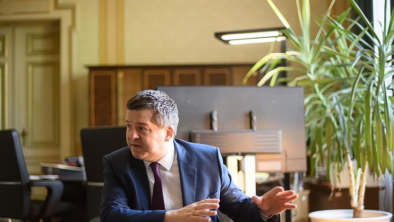 In den ersten Monaten als Regierungschef hat Sven Schulze (CDU) in der Wirtschaftspolitik Erfolge verbucht - aber wird das reichen?