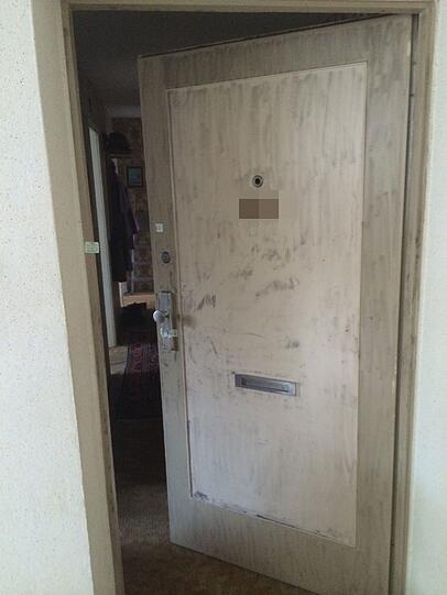 Mord in der Au in München: Bilder vom Tatort: Hier wurde die 91-jährige Rentnerin Anna S. auf gewaltsame Weise umgebracht. Die Spurensicherung ist noch vor Ort.
