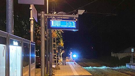 Die weiteren Ermittlungen gegen den Mann wegen etwaiger Straftaten führt die Kriminalpolizeiinspektion Erding.