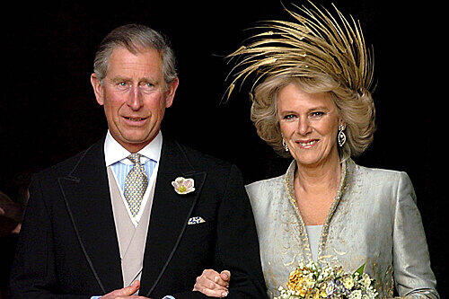 Prinz Charles traute sich sogar 2005 seine Geliebte Camilla Parker Bowles, mit der er auch Prinzessin Diana betrog, am 9. April zu ehelichen. Doch weder beim Volk, noch bei der königlichen Familie oder den anderen europäischen Königshäusern gab es bei dieser Vermählung Grund zum Jubeln.