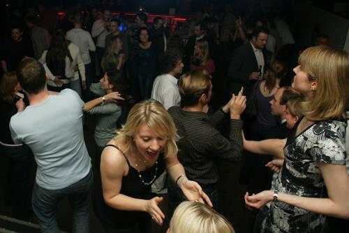 Gedränge auf der Tanzfläche im Schrannenclub.