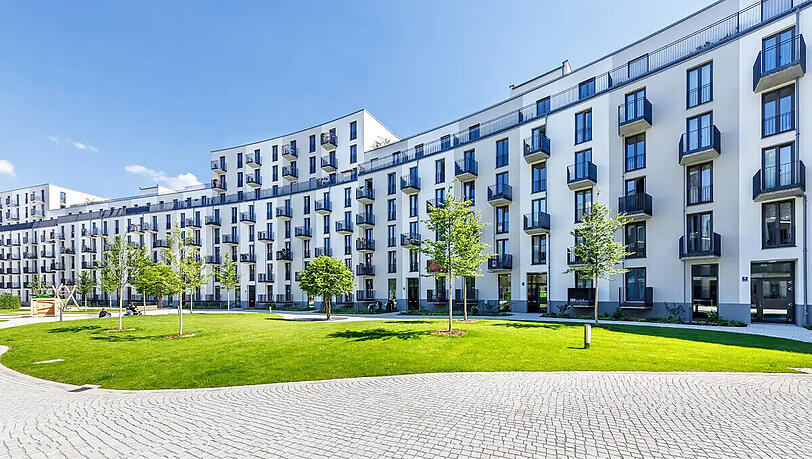 2024 kaufte die Quantum Immobilien KVG 320 Wohnungen für 264,5 Mio. Euro. 2024 kaufte die Quantum Immobilien KVG 320 Wohnungen für 264,5 Mio. Euro.