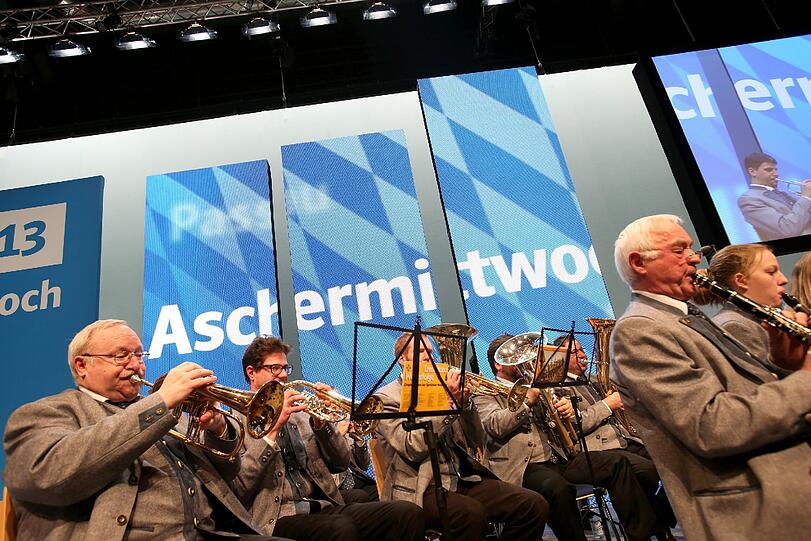Politischer Aschermittwoch der CSU in Passau - die Bilder aus der Dreiländerhalle