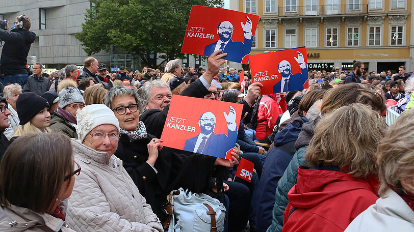 SPD-Anhänger feiern Martin Schulz in München.