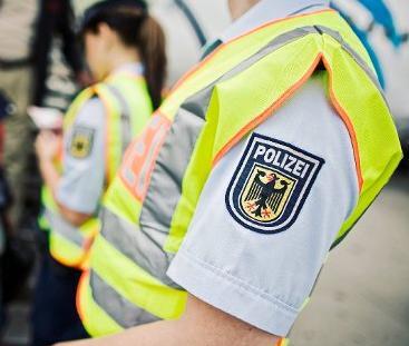 Gleich zwei Mal musste die Bundespolizei am Montag älteren Damen helfen nach Hause zu kommen.