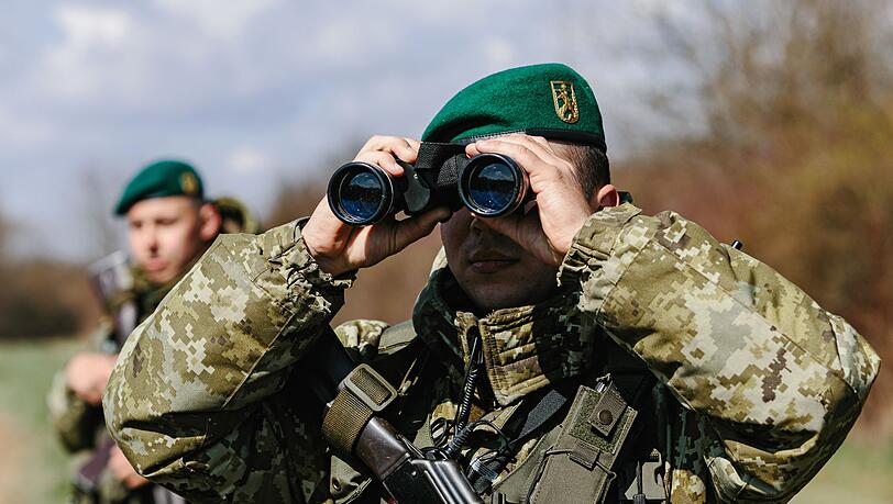 Täglich werden wehrpflichtige Männer an der Flucht aus dem Kriegsland Ukraine gehindert. (Illustration) Täglich werden wehrpflichtige Männer an der Flucht aus dem Kriegsland Ukraine gehindert. (Illustration)