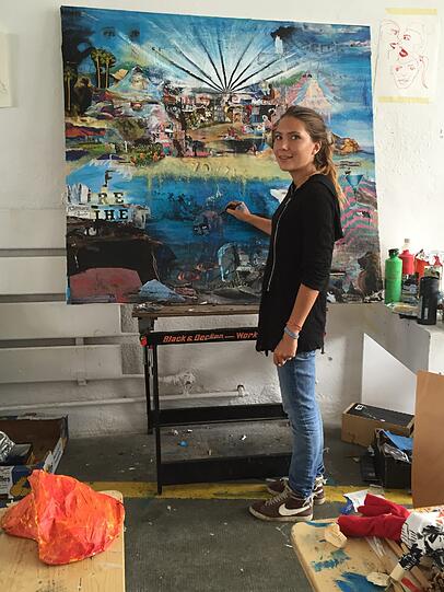 Sarah Rattay (19) lernt seit einem Jahr beim &bdquo;International Munich Art Lab&ldquo; (IMAL), künstlerisch zu gestalten.