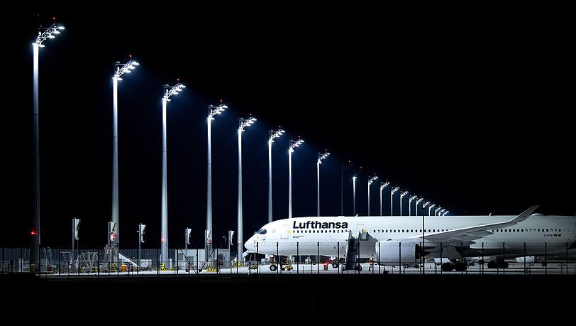 Am M&uuml;nchner Flughafen mussten Passagiere &uuml;ber Nacht in mehreren Lufthansa-Maschinen ausharren. (Symbolbild)
